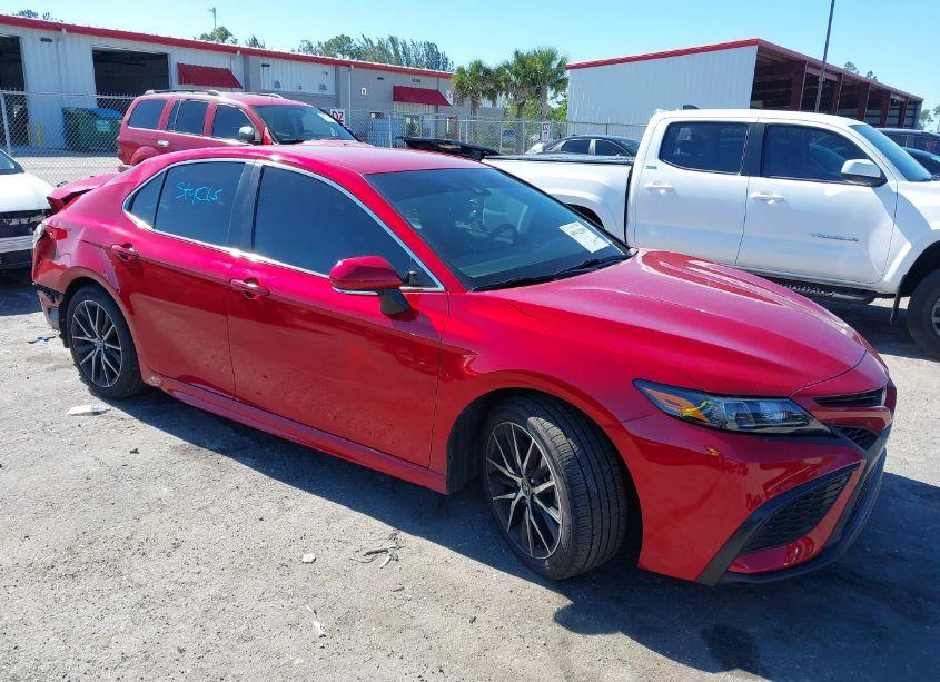 2023 Toyota Camry SE (VIN 4T1G11AK4PU101557) main photo