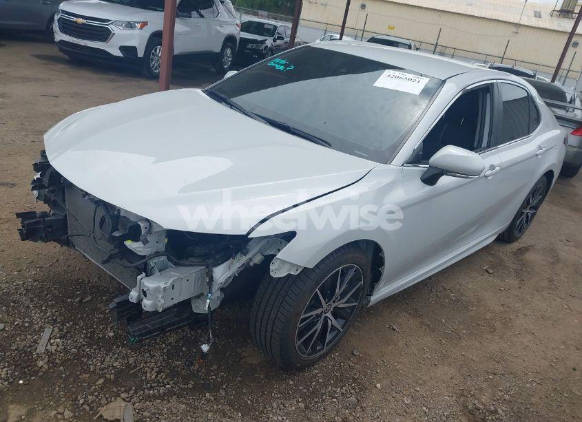 Photo 2 of 2023 Toyota Camry SE (VIN 4T1G11AK4PU106175)