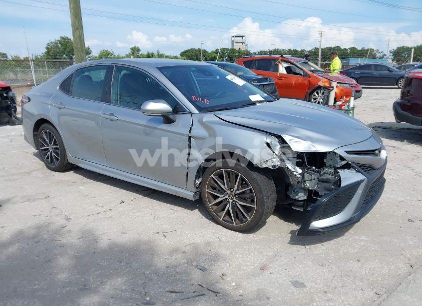2023 Toyota Camry SE (VIN 4T1G11AK4PU121548) main photo