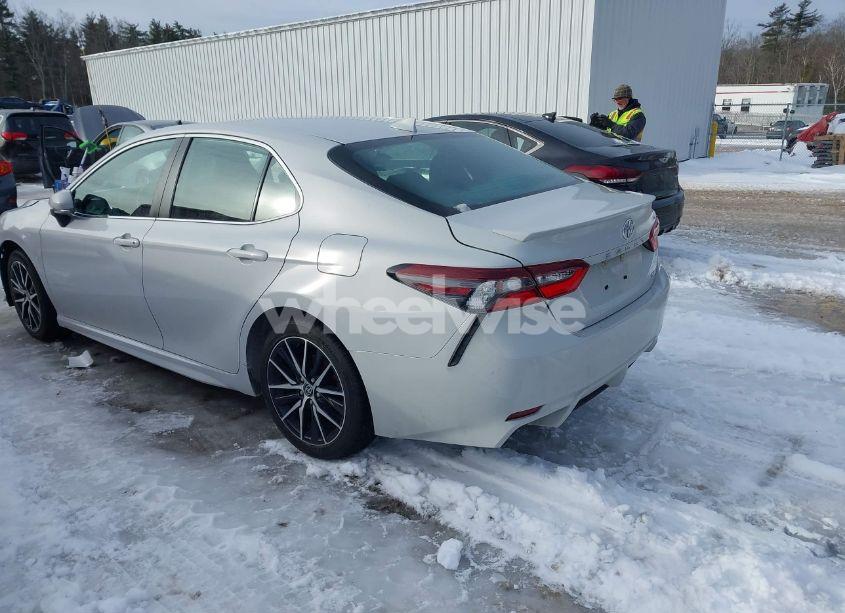 Photo 3 of 2023 Toyota Camry SE (VIN 4T1G11AK4PU142304)