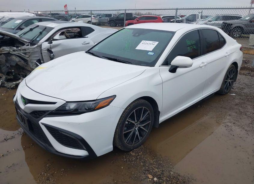 Photo 2 of 2023 Toyota Camry SE (VIN 4T1G11AK4PU776406)