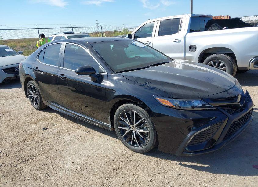 2023 Toyota Camry SE (VIN 4T1G11AK4PU815463) main photo