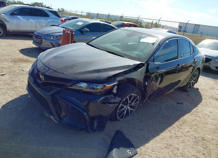 Photo 2 of 2023 Toyota Camry SE (VIN 4T1G11AK4PU815463)