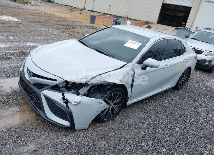 Photo 2 of 2024 Toyota Camry SE (VIN 4T1G11AK4RU197905)