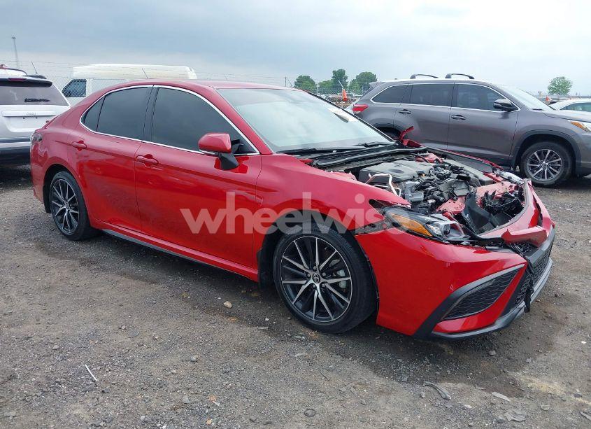 2024 Toyota Camry SE (VIN 4T1G11AK4RU218381) main photo