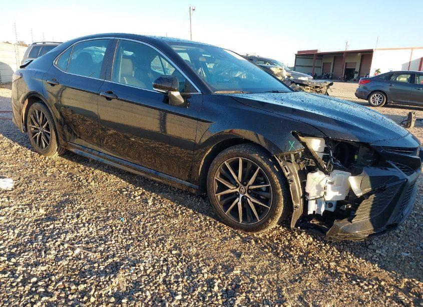 2024 Toyota Camry SE (VIN 4T1G11AK4RU859563) main photo