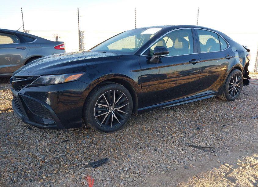 Photo 2 of 2024 Toyota Camry SE (VIN 4T1G11AK4RU859563)