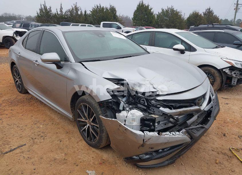 2024 Toyota Camry SE (VIN 4T1G11AK4RU863533) main photo