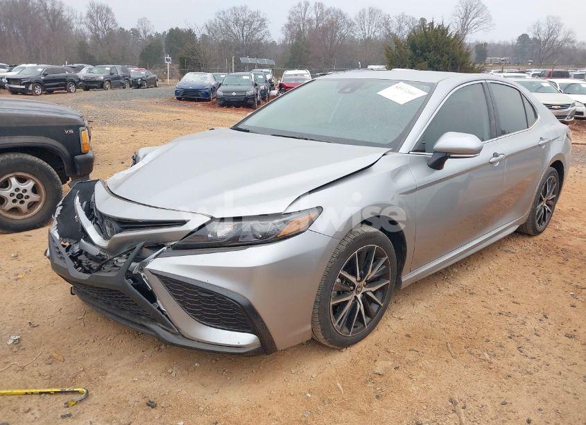 Photo 2 of 2024 Toyota Camry SE (VIN 4T1G11AK4RU863533)