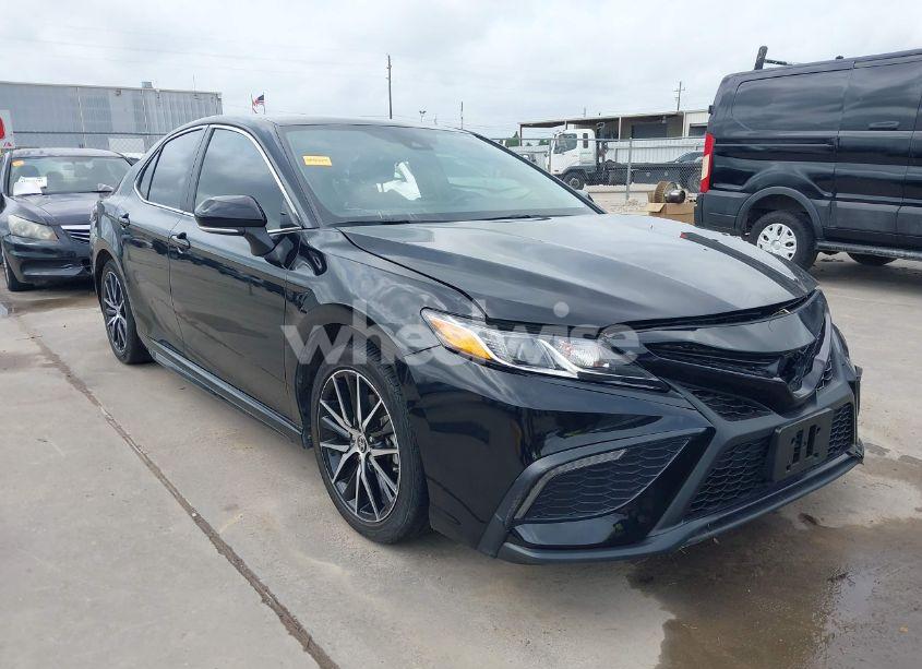 2024 Toyota Camry SE (VIN 4T1G11AK4RU896998) main photo