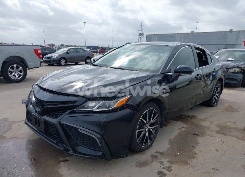 Photo 2 of 2024 Toyota Camry SE (VIN 4T1G11AK4RU896998)