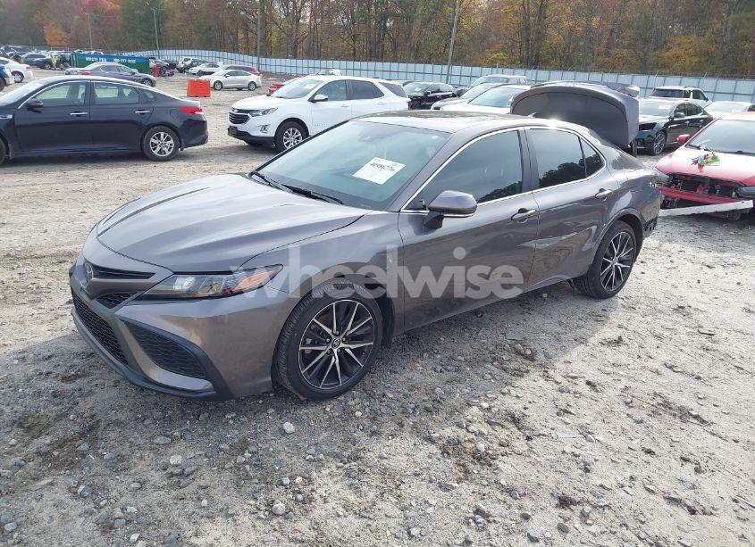 Photo 2 of 2024 Toyota Camry SE (VIN 4T1G11AK4RU914609)