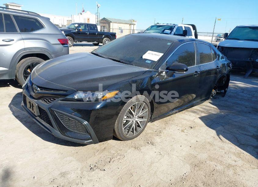 Photo 2 of 2024 Toyota Camry SE (VIN 4T1G11AK4RU921138)