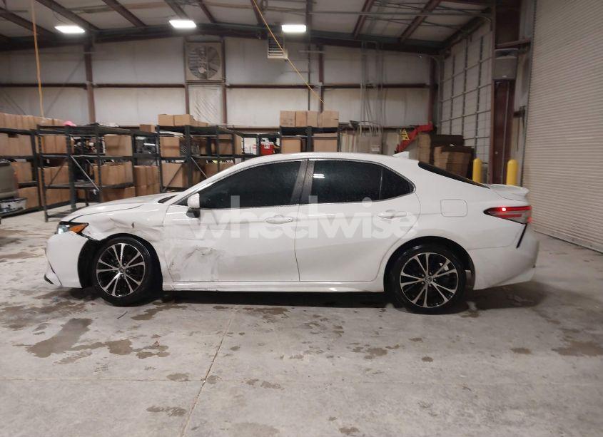Photo 14 of 2020 Toyota Camry SE (VIN 4T1G11AK5LU307089)