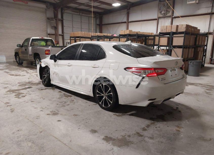 Photo 3 of 2020 Toyota Camry SE (VIN 4T1G11AK5LU307089)