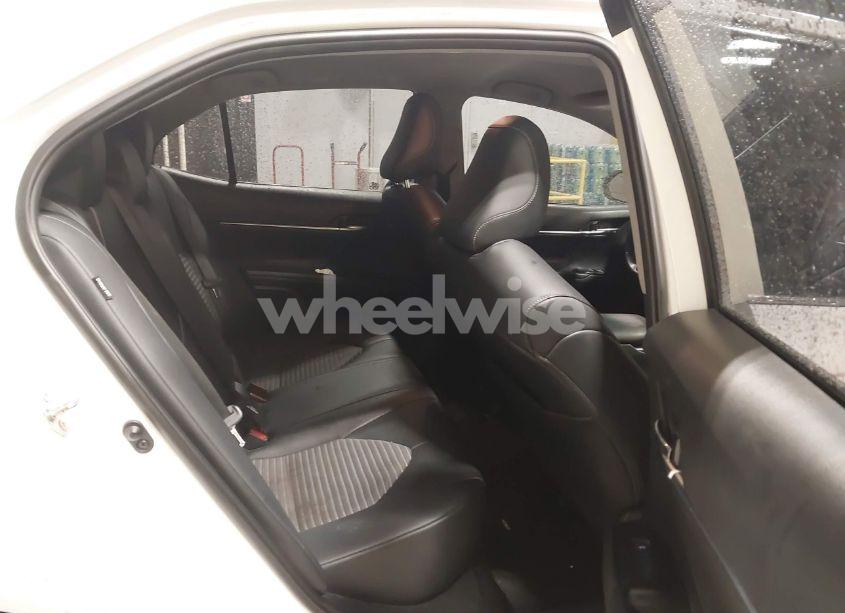 Photo 8 of 2020 Toyota Camry SE (VIN 4T1G11AK5LU307089)