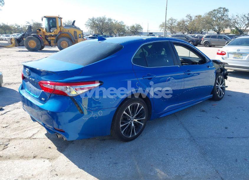 Photo 4 of 2020 Toyota Camry SE (VIN 4T1G11AK5LU308758)