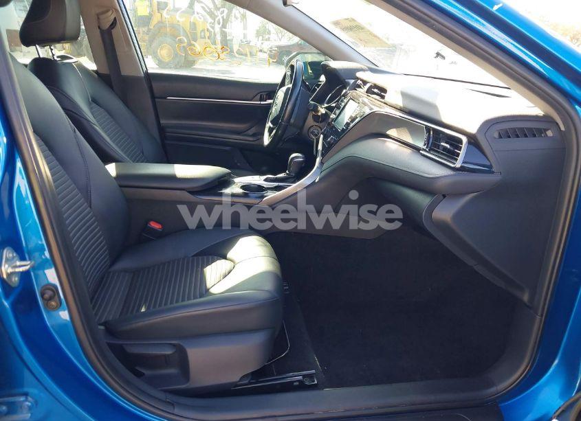 Photo 5 of 2020 Toyota Camry SE (VIN 4T1G11AK5LU308758)