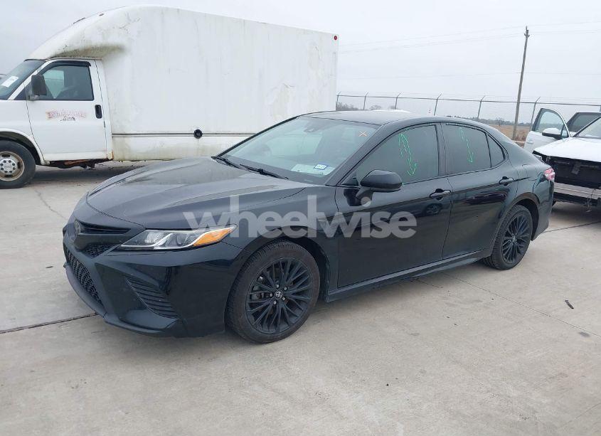 Photo 2 of 2020 Toyota Camry SE NIGHTSHADE EDITION (VIN 4T1G11AK5LU317587)