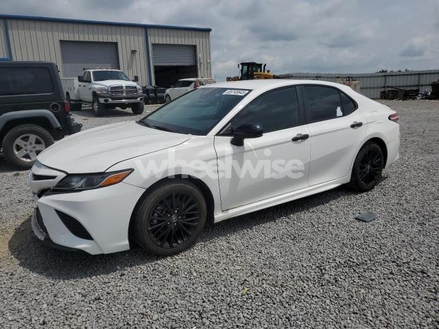Photo 2 of 2020 TOYOTA CAMRY SE (VIN 4T1G11AK5LU318268)