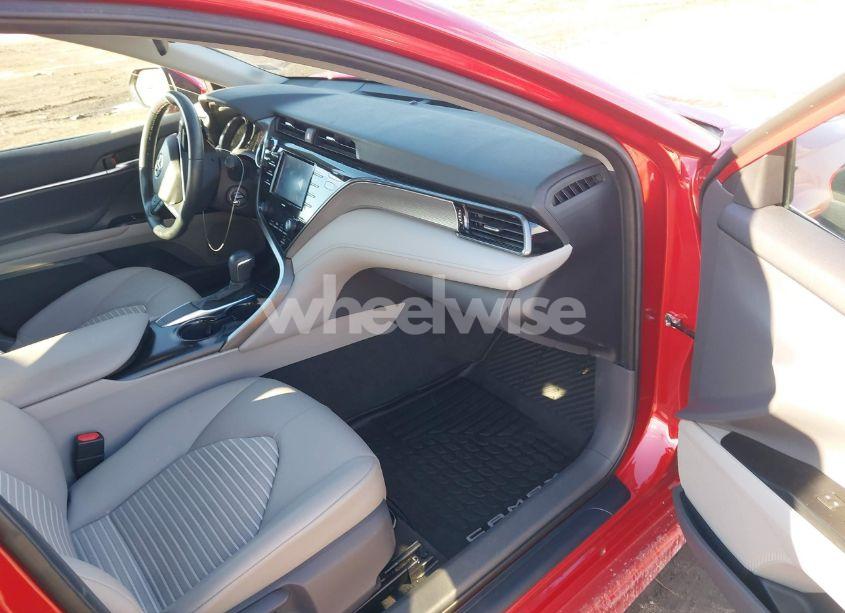 Photo 5 of 2020 Toyota Camry SE (VIN 4T1G11AK5LU336611)