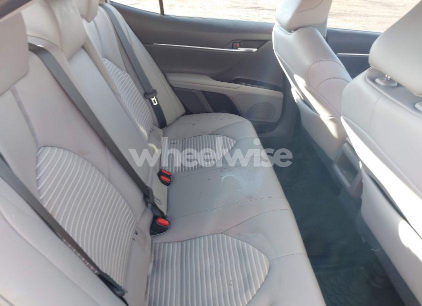 Photo 8 of 2020 Toyota Camry SE (VIN 4T1G11AK5LU336611)