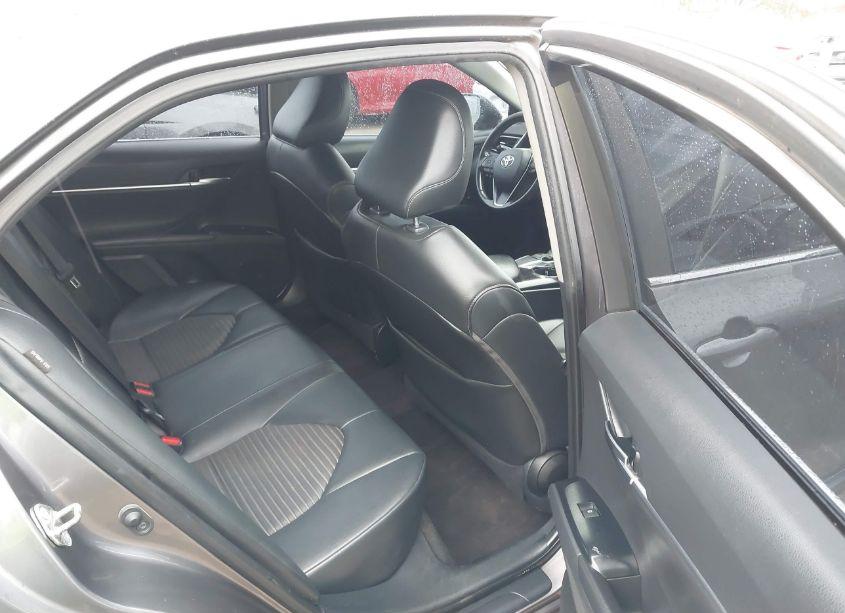 Photo 8 of 2020 Toyota Camry SE (VIN 4T1G11AK5LU349620)