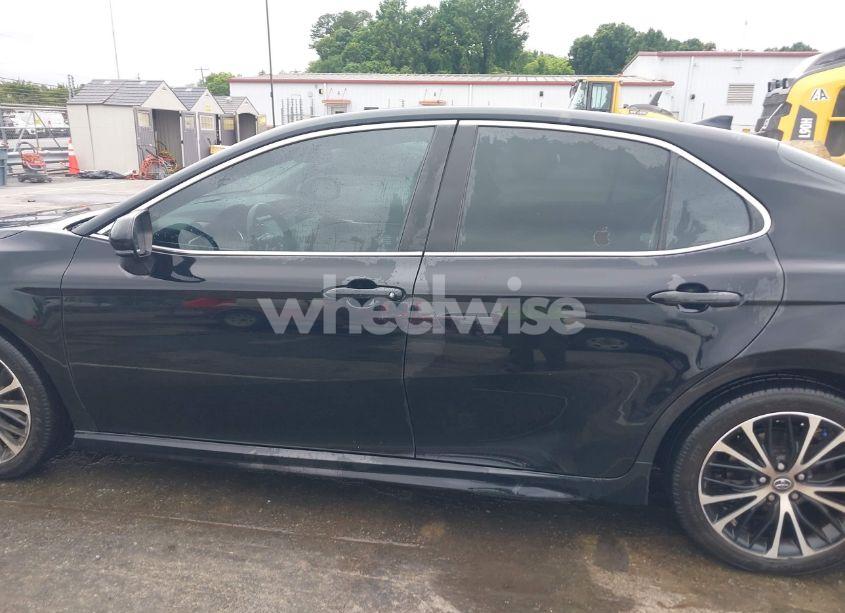 Photo 14 of 2020 Toyota Camry SE (VIN 4T1G11AK5LU355630)