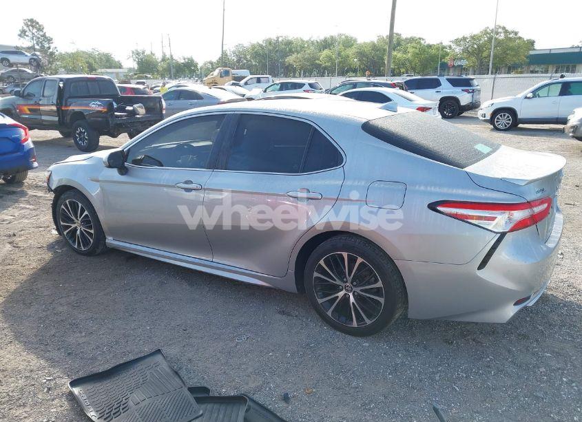 Photo 15 of 2020 Toyota Camry SE (VIN 4T1G11AK5LU357877)