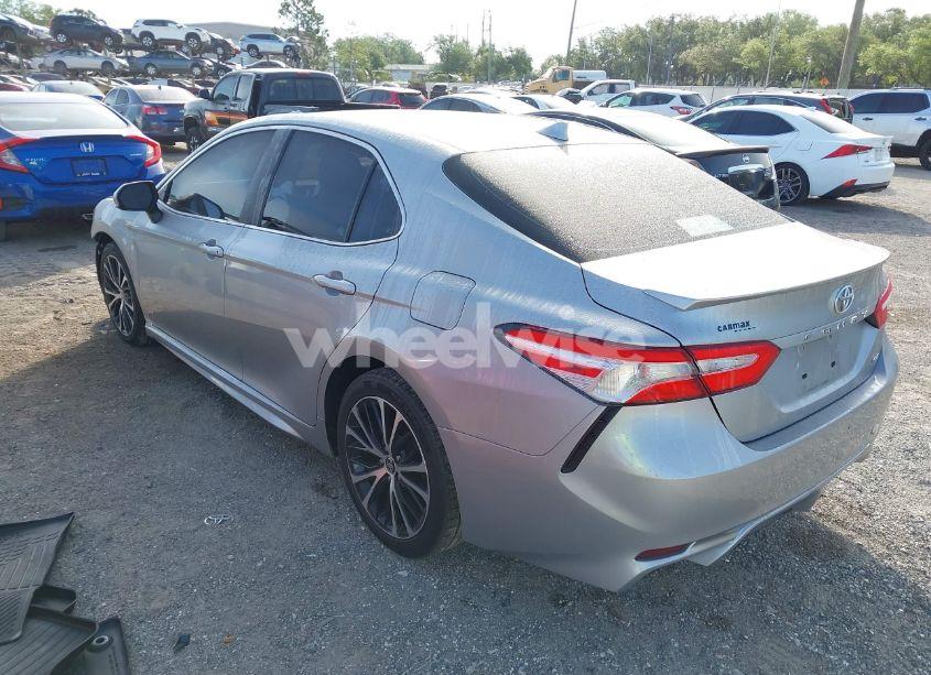 Photo 3 of 2020 Toyota Camry SE (VIN 4T1G11AK5LU357877)