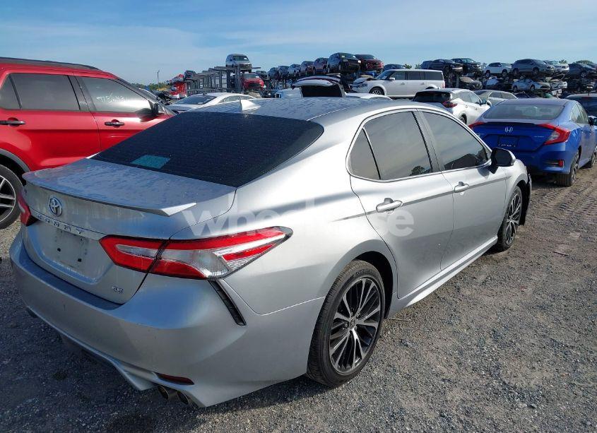 Photo 4 of 2020 Toyota Camry SE (VIN 4T1G11AK5LU357877)