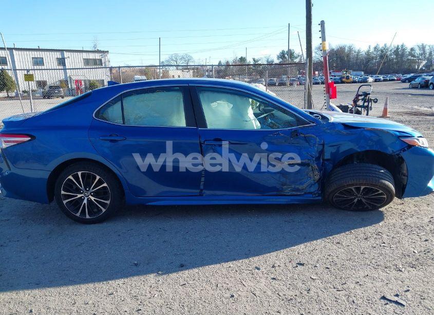 Photo 13 of 2020 Toyota Camry SE (VIN 4T1G11AK5LU374744)