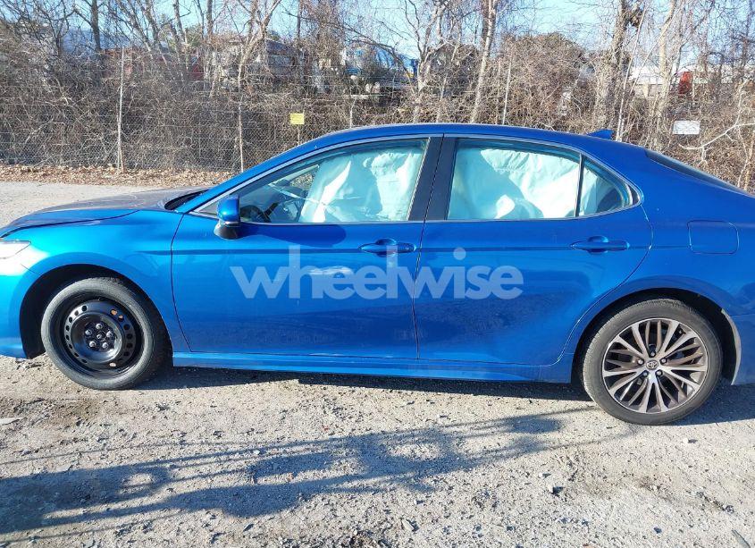 Photo 14 of 2020 Toyota Camry SE (VIN 4T1G11AK5LU374744)