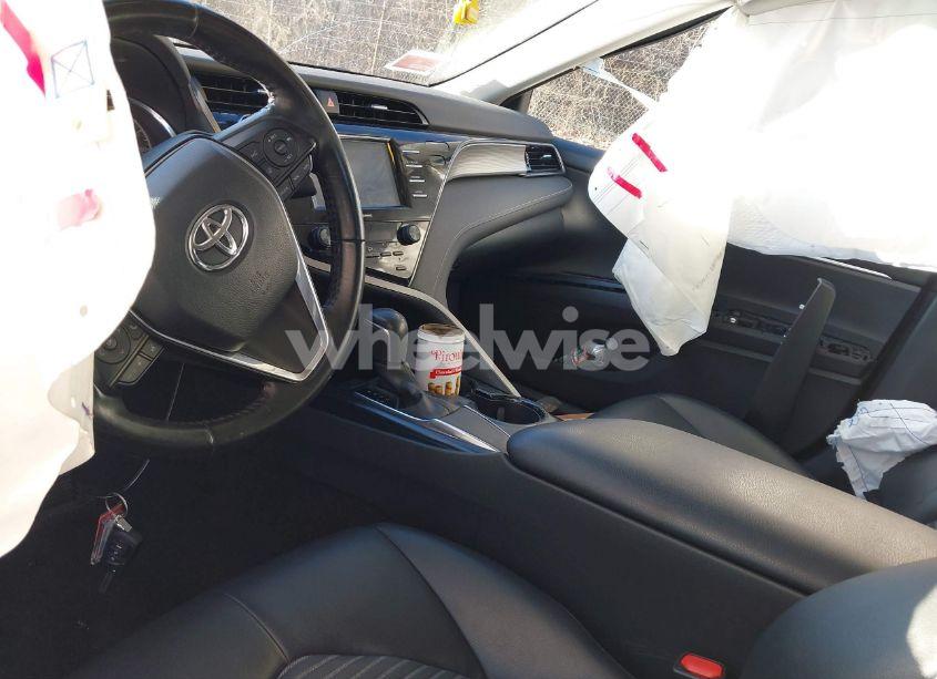 Photo 5 of 2020 Toyota Camry SE (VIN 4T1G11AK5LU374744)