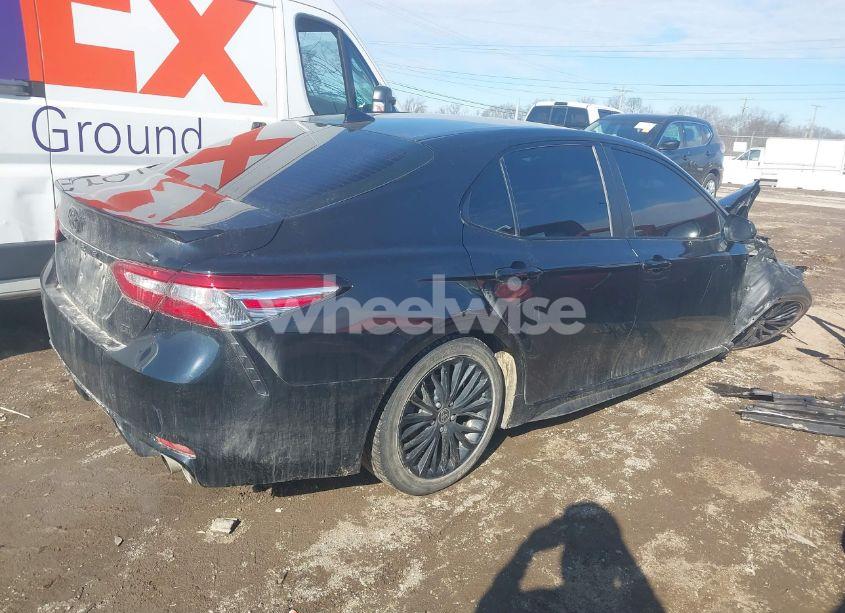 Photo 4 of 2020 Toyota Camry SE NIGHTSHADE EDITION (VIN 4T1G11AK5LU375683)