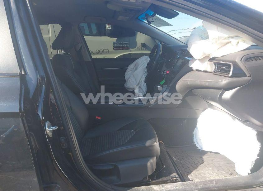 Photo 5 of 2020 Toyota Camry SE NIGHTSHADE EDITION (VIN 4T1G11AK5LU375683)