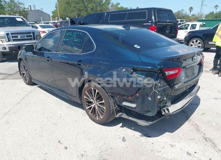 Photo 3 of 2020 Toyota Camry SE (VIN 4T1G11AK5LU500066)