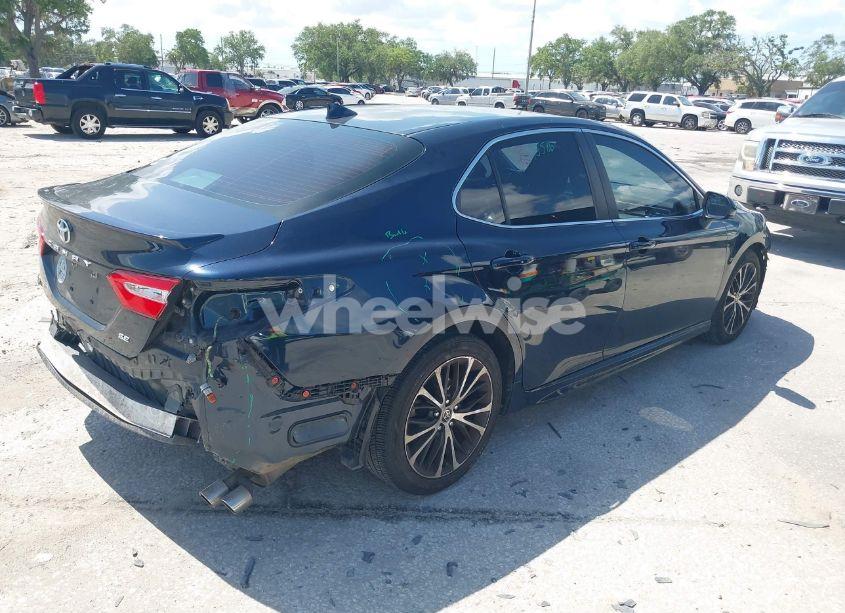 Photo 4 of 2020 Toyota Camry SE (VIN 4T1G11AK5LU500066)