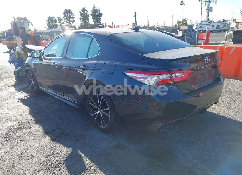 Photo 3 of 2020 Toyota Camry SE (VIN 4T1G11AK5LU509611)