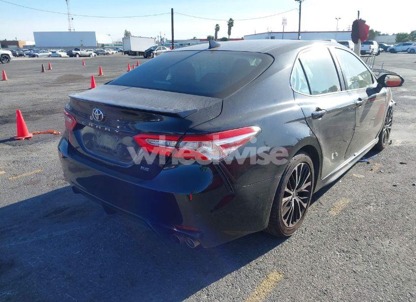 Photo 4 of 2020 Toyota Camry SE (VIN 4T1G11AK5LU509611)