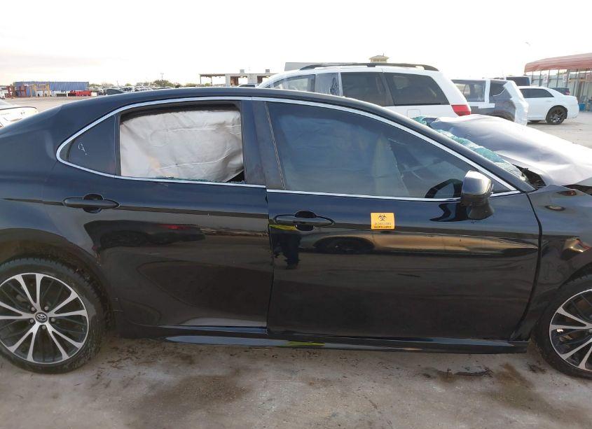 Photo 12 of 2020 Toyota Camry SE (VIN 4T1G11AK5LU861829)