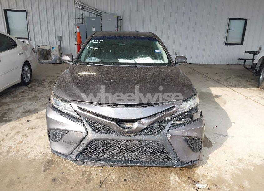 Photo 11 of 2020 Toyota Camry SE (VIN 4T1G11AK5LU869316)