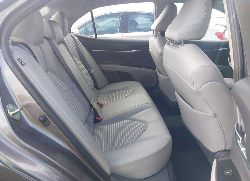 Photo 8 of 2020 Toyota Camry SE (VIN 4T1G11AK5LU891803)