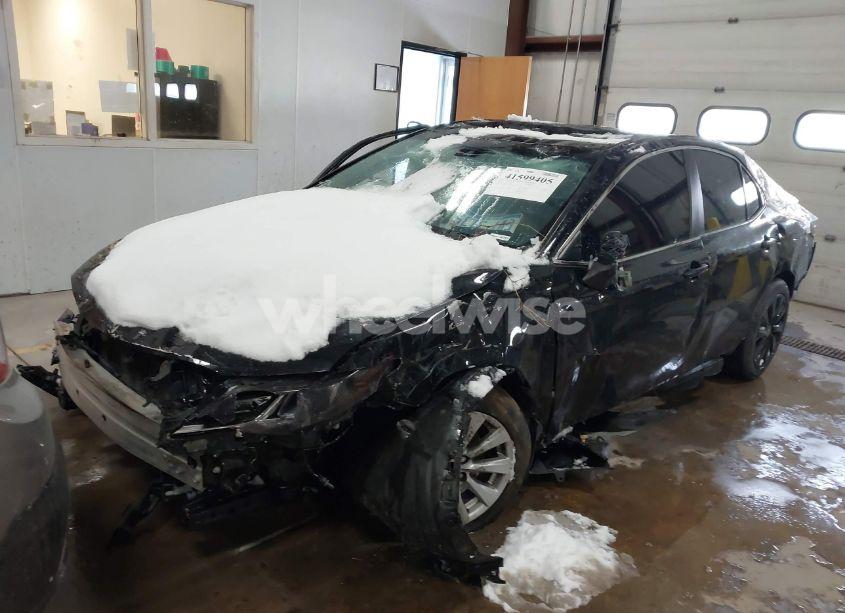 Photo 2 of 2020 Toyota Camry SE (VIN 4T1G11AK5LU929224)