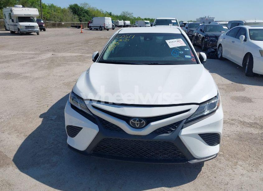 Photo 13 of 2020 Toyota Camry SE (VIN 4T1G11AK5LU930924)