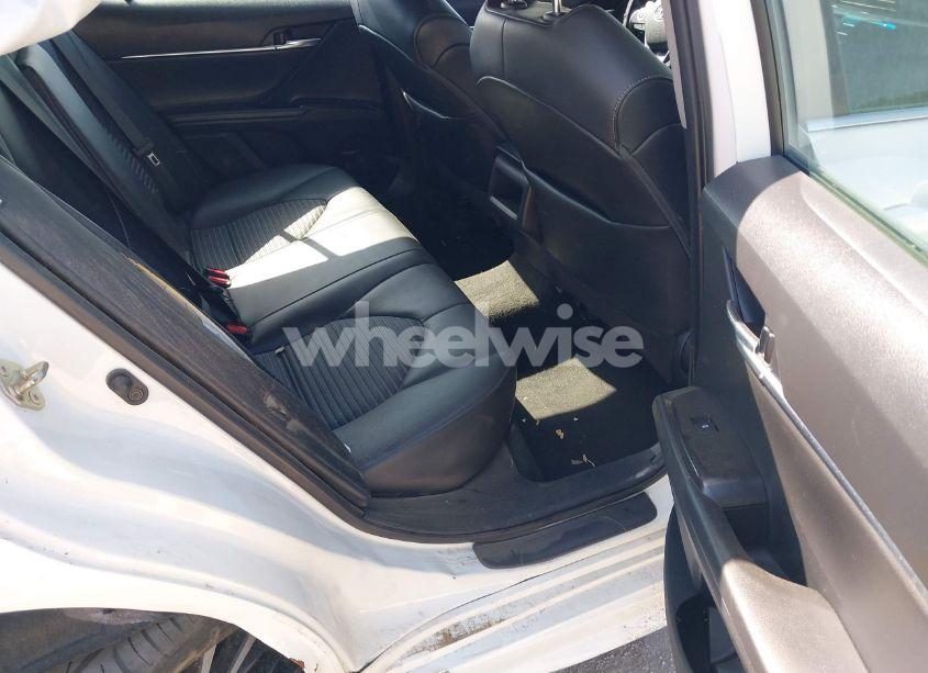 Photo 8 of 2020 Toyota Camry SE (VIN 4T1G11AK5LU930924)