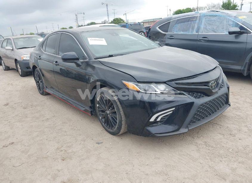 2020 Toyota Camry SE (VIN 4T1G11AK5LU940479) main photo