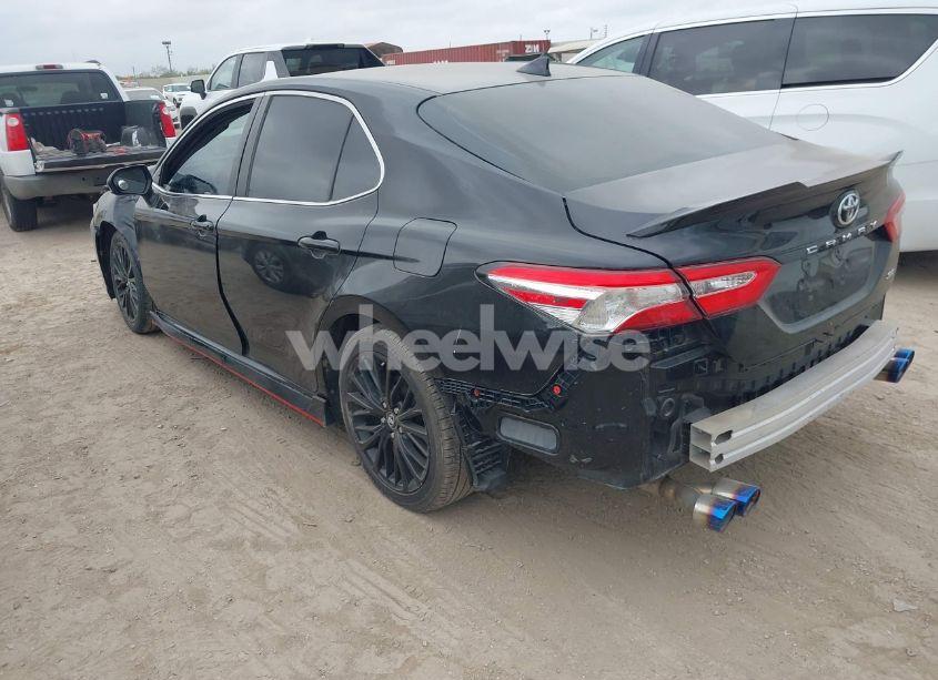 Photo 3 of 2020 Toyota Camry SE (VIN 4T1G11AK5LU940479)