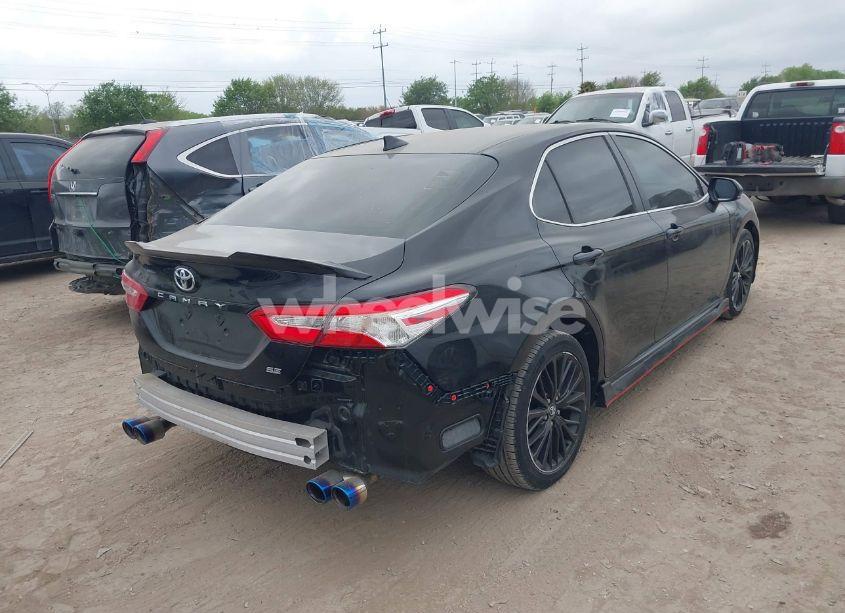 Photo 4 of 2020 Toyota Camry SE (VIN 4T1G11AK5LU940479)