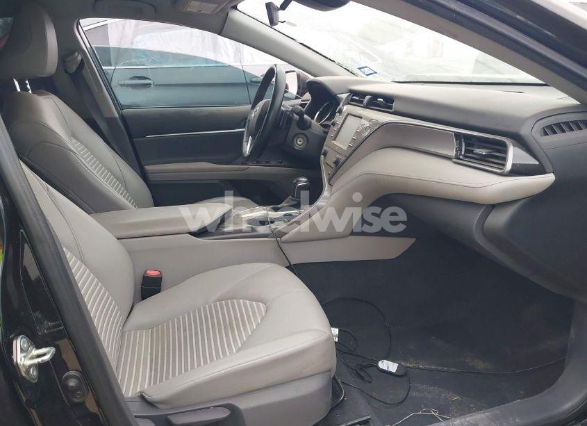 Photo 5 of 2020 Toyota Camry SE (VIN 4T1G11AK5LU940479)